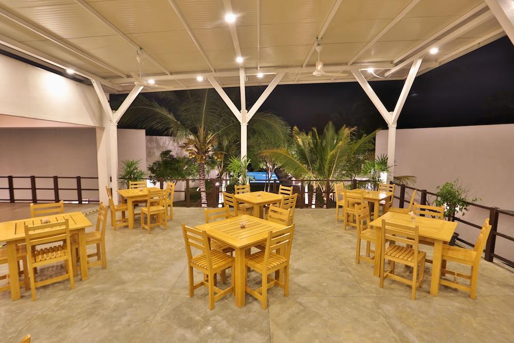 Arugambay Roccos Hotel Arugam Bay Exterior foto